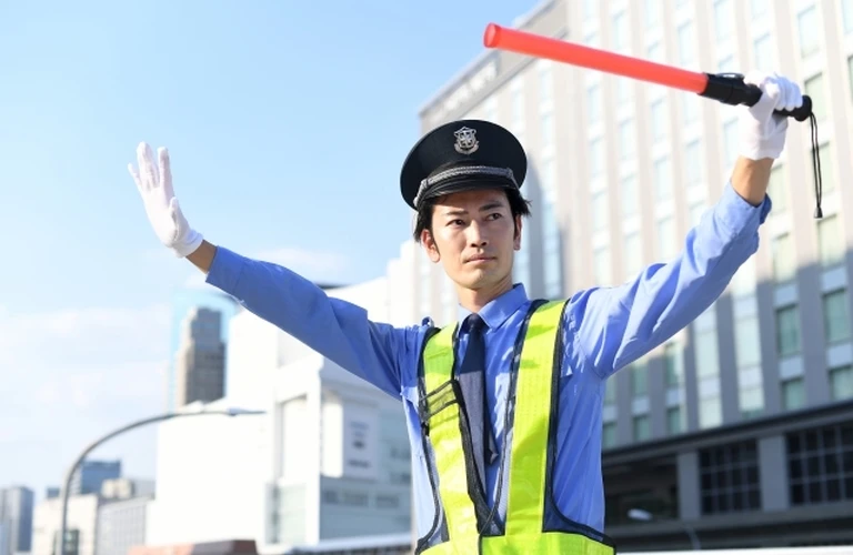 成田市でシニアが活躍する警備スタッフを募集中！自由なシフトで日払いOK！